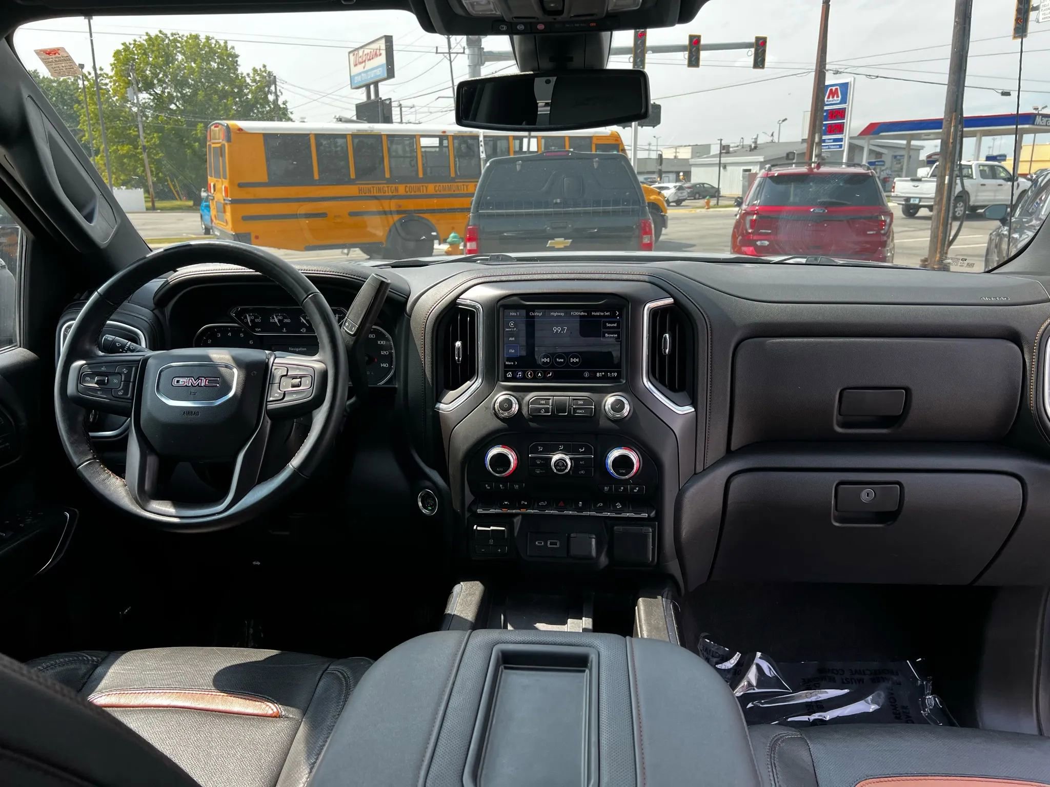 Used 2022 GMC Sierra 1500 AT4 w/ AT4 Premium Package image 17