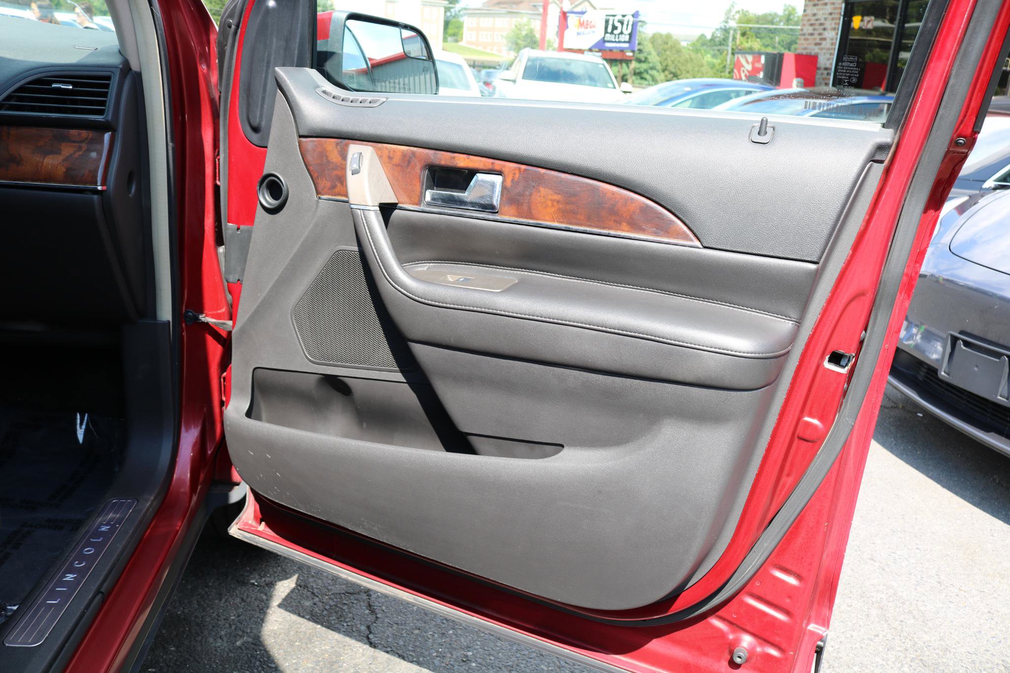 Used 2015 Lincoln MKX FWD w/ Walnut Swirl Wood Package image 42