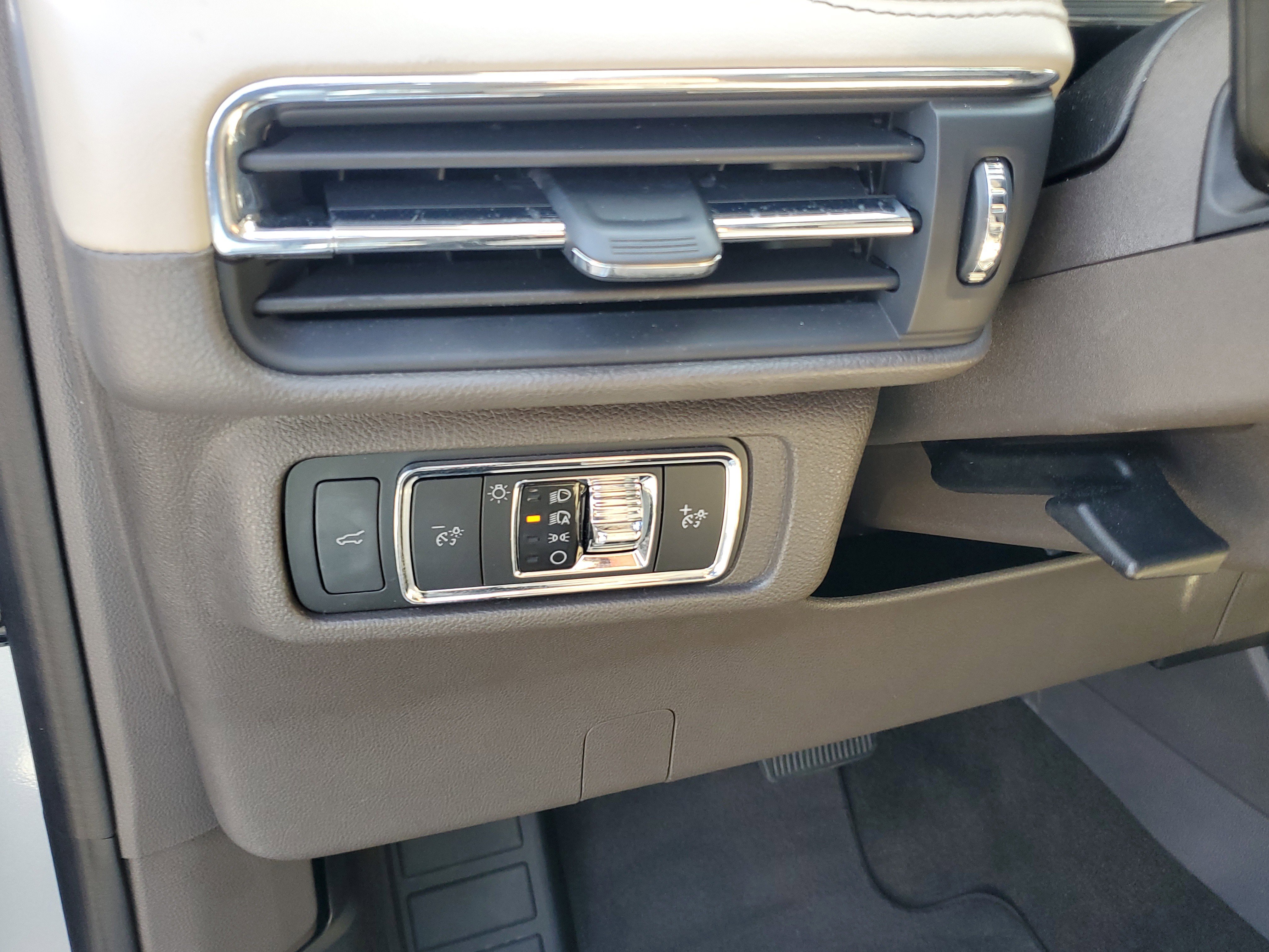 Used 2022 Lincoln Corsair FWD image 17