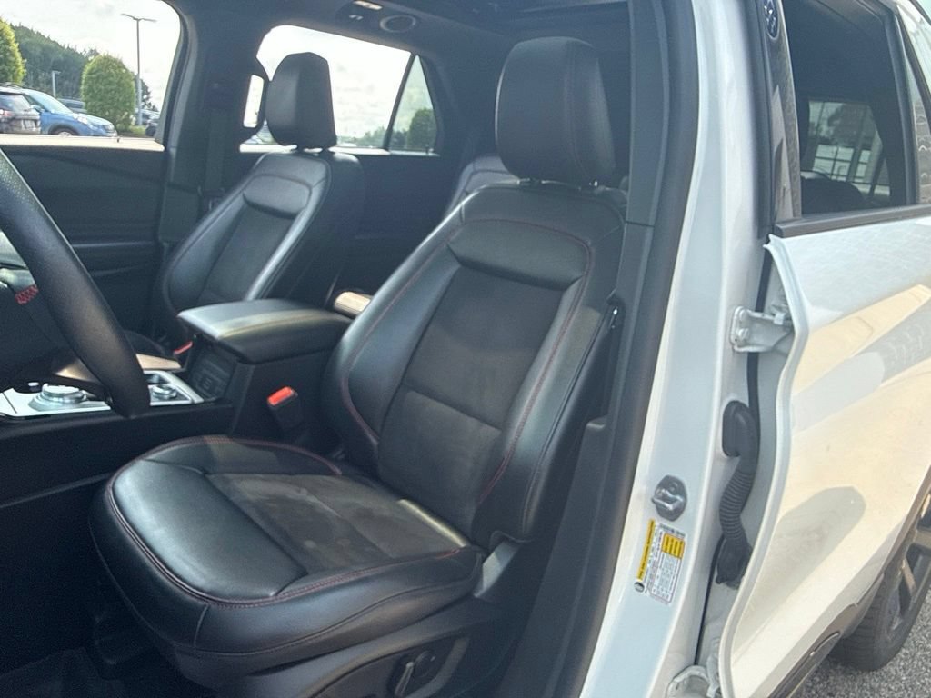 Used 2023 Ford Explorer ST-Line w/ Class IV Trailer Tow Package AWD/4WD image 23