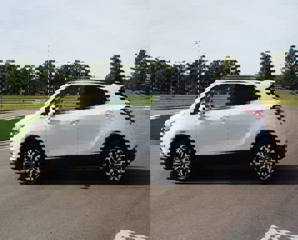 Used 2022 Buick Encore Preferred w/ Safety Package image 12