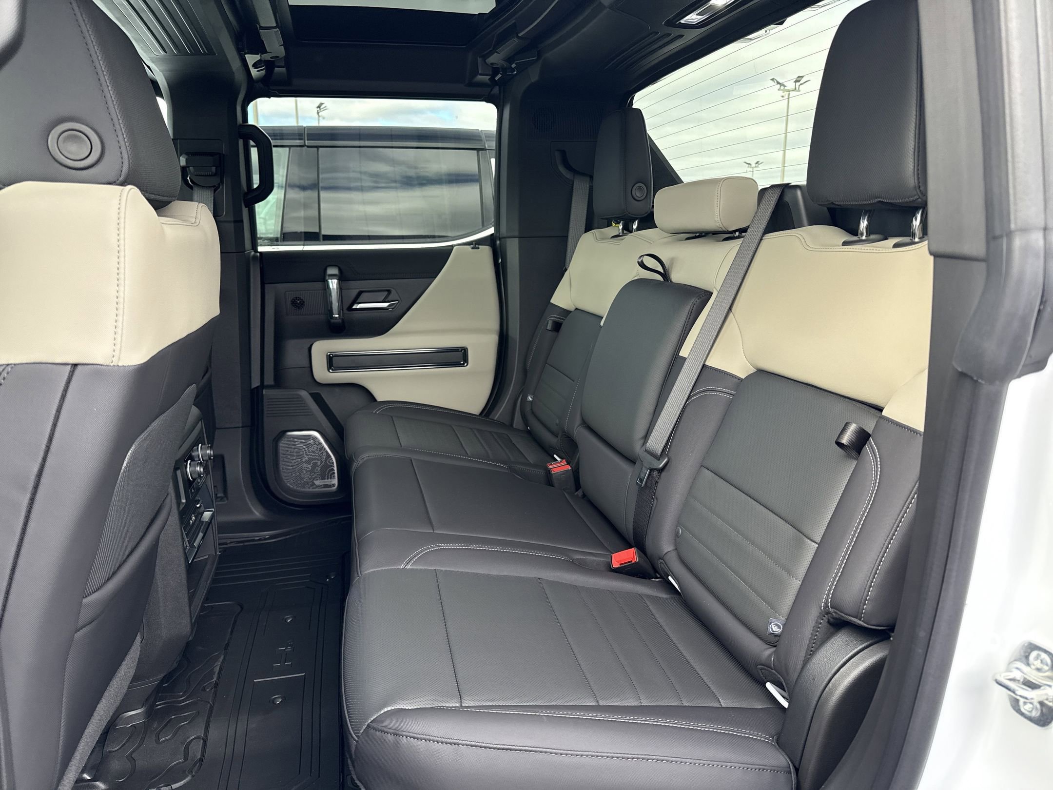 New 2026 GMC Hummer EV 4x4 Crew Cab image 16