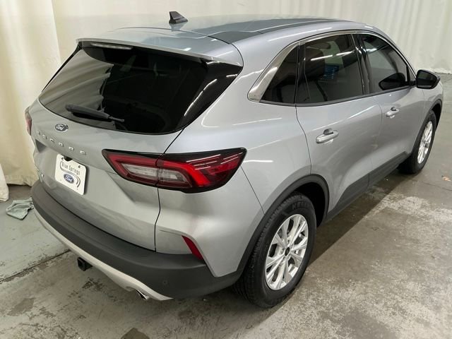 Used 2024 Ford Escape Active w/ Tech Pack #1 FWD image 3