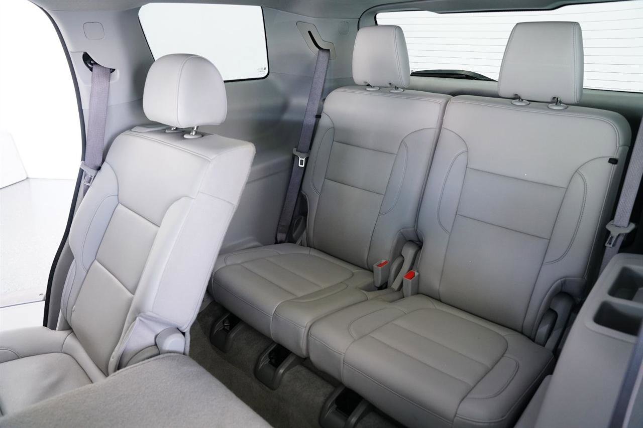 Used 2023 GMC Acadia SLT image 17