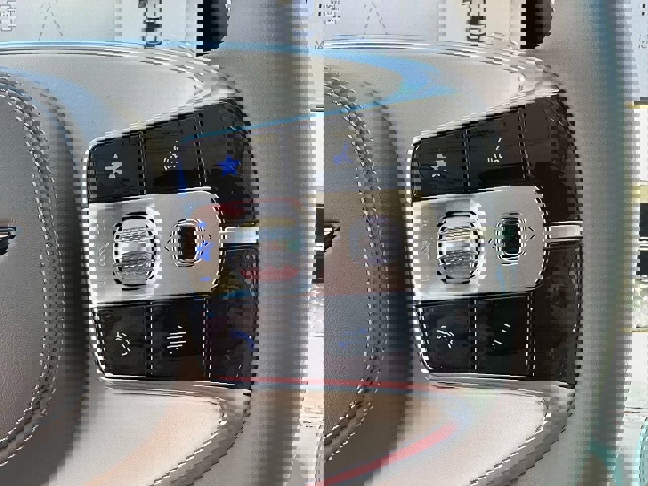 Used 2025 Genesis G90 3.5T image 27