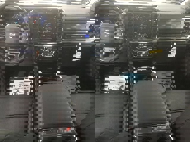 New 2025 Ford F350 Lariat w/ Black Appearance Package image 33