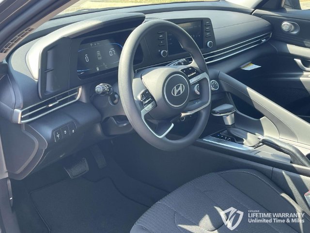 New 2026 Hyundai Elantra SE FWD image 8