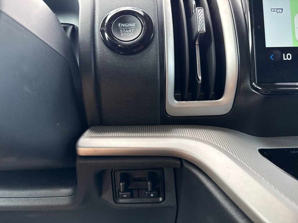 Certified 2025 Ford Expedition Active image 24