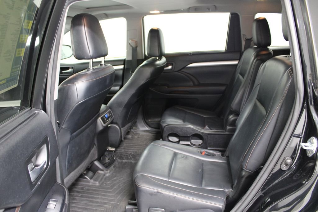 Used 2017 Toyota Highlander XLE image 23