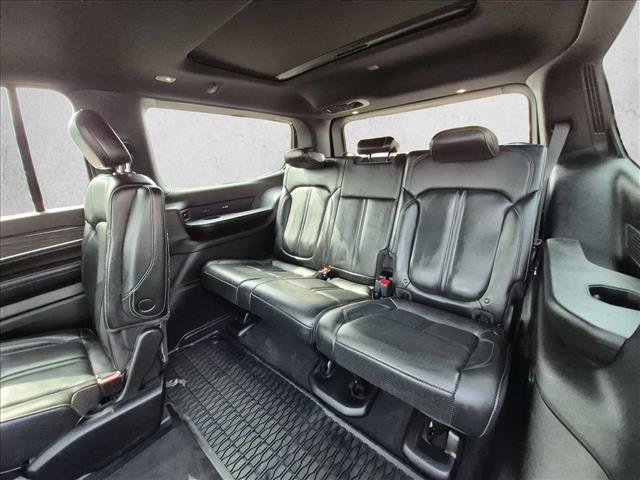 Used 2022 Jeep Wagoneer Series III w/ Premium Group I AWD/4WD image 21