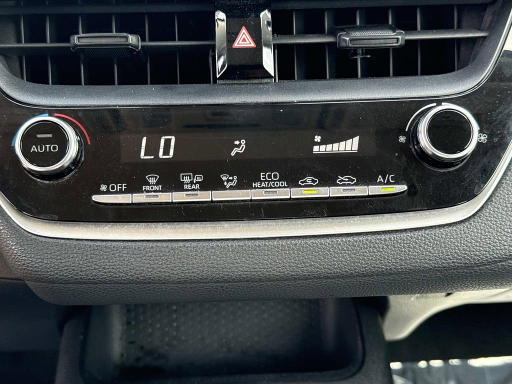 Used 2021 Toyota Corolla LE image 21