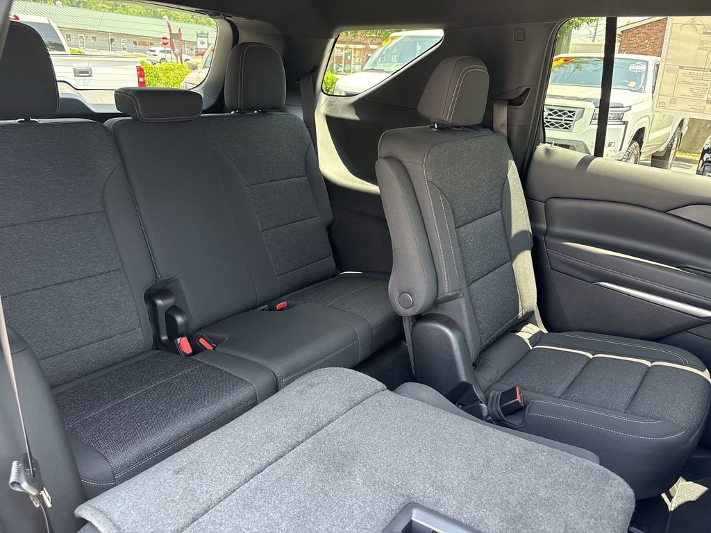 New 2025 Chevrolet Traverse LT image 27