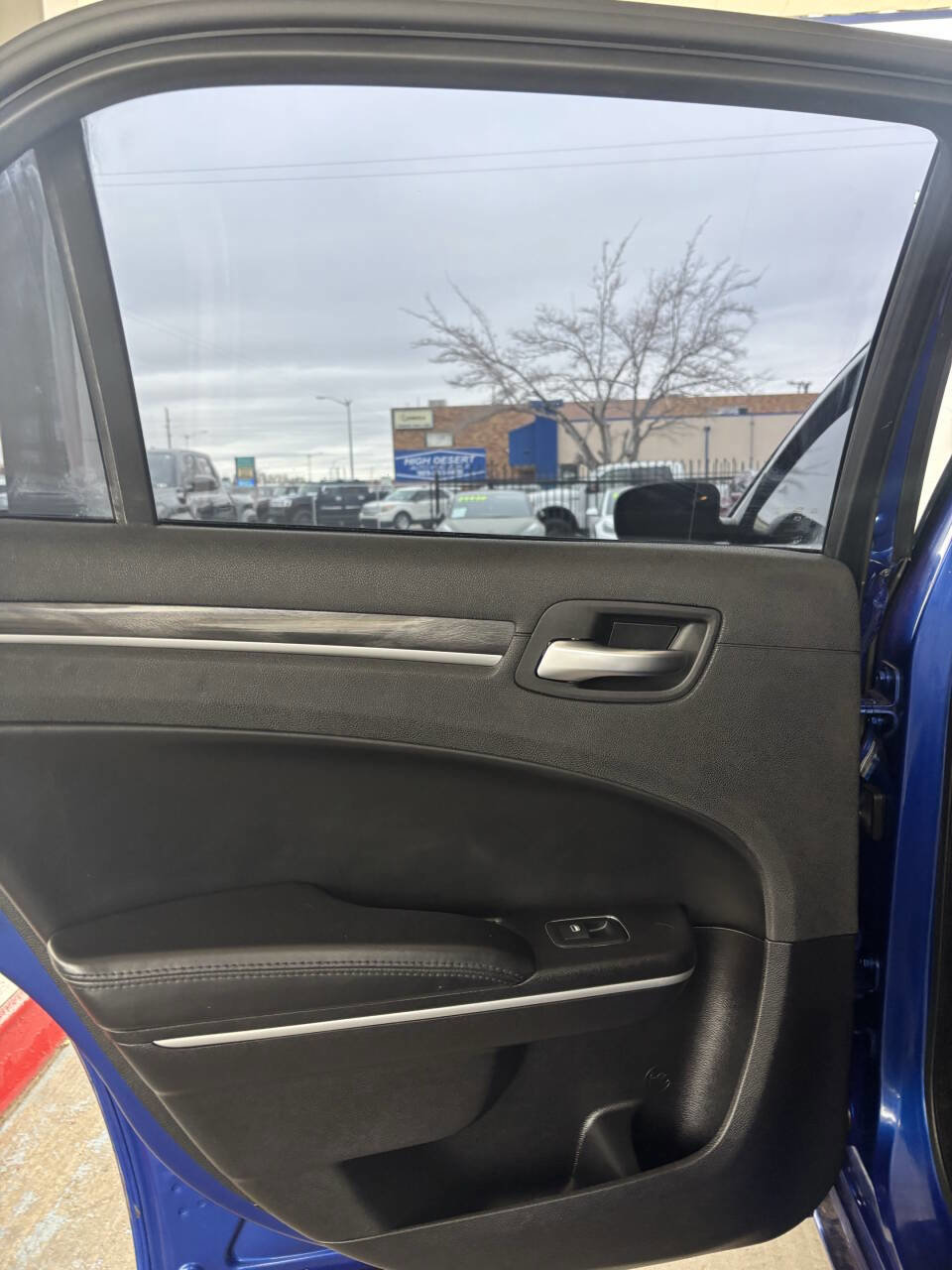 Used 2019 Chrysler 300 Touring image 18