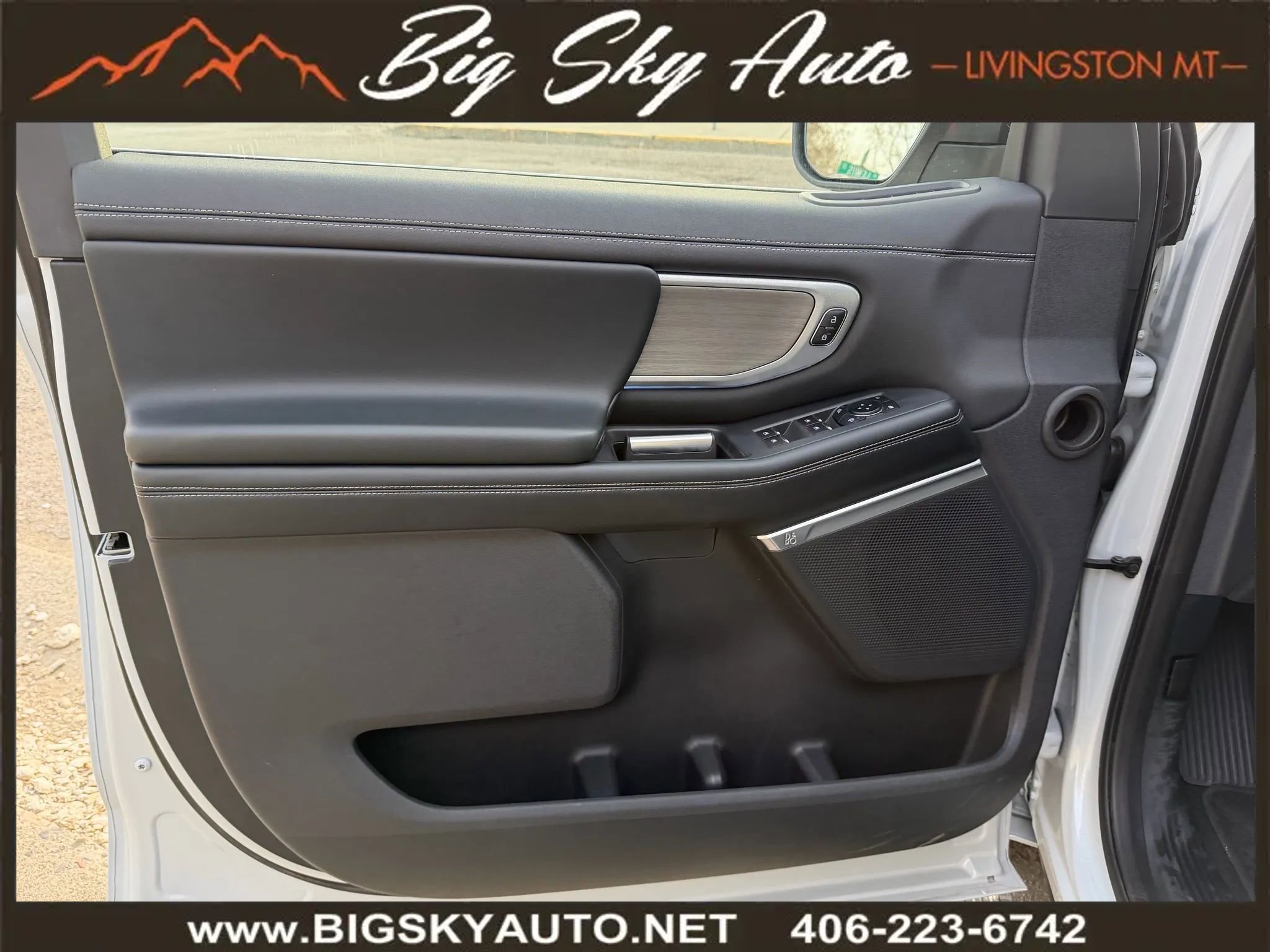 Used 2025 Ford Expedition Max Platinum image 11