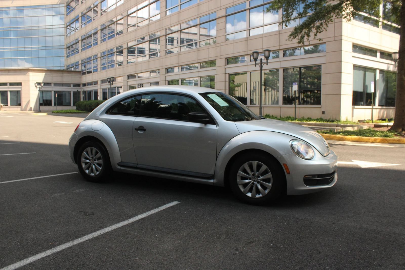 Used 2014 Volkswagen Beetle 1.8T FWD image 2