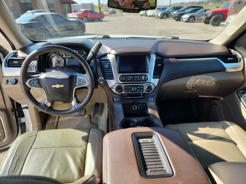 Used 2017 Chevrolet Suburban LT w/ LT Signature Package image 6