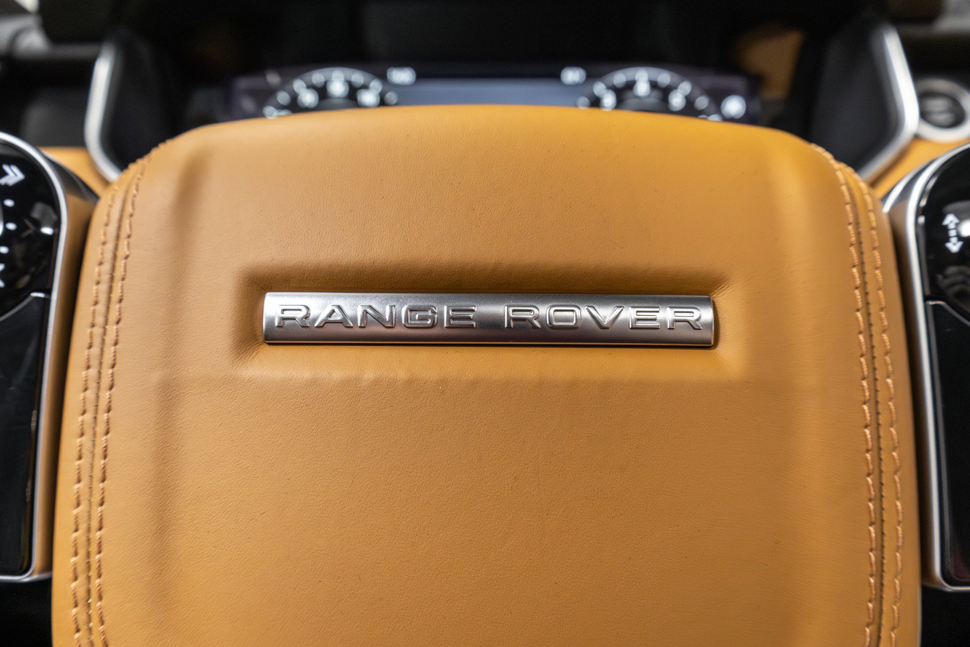 Used 2022 Land Rover Range Rover Autobiography image 13