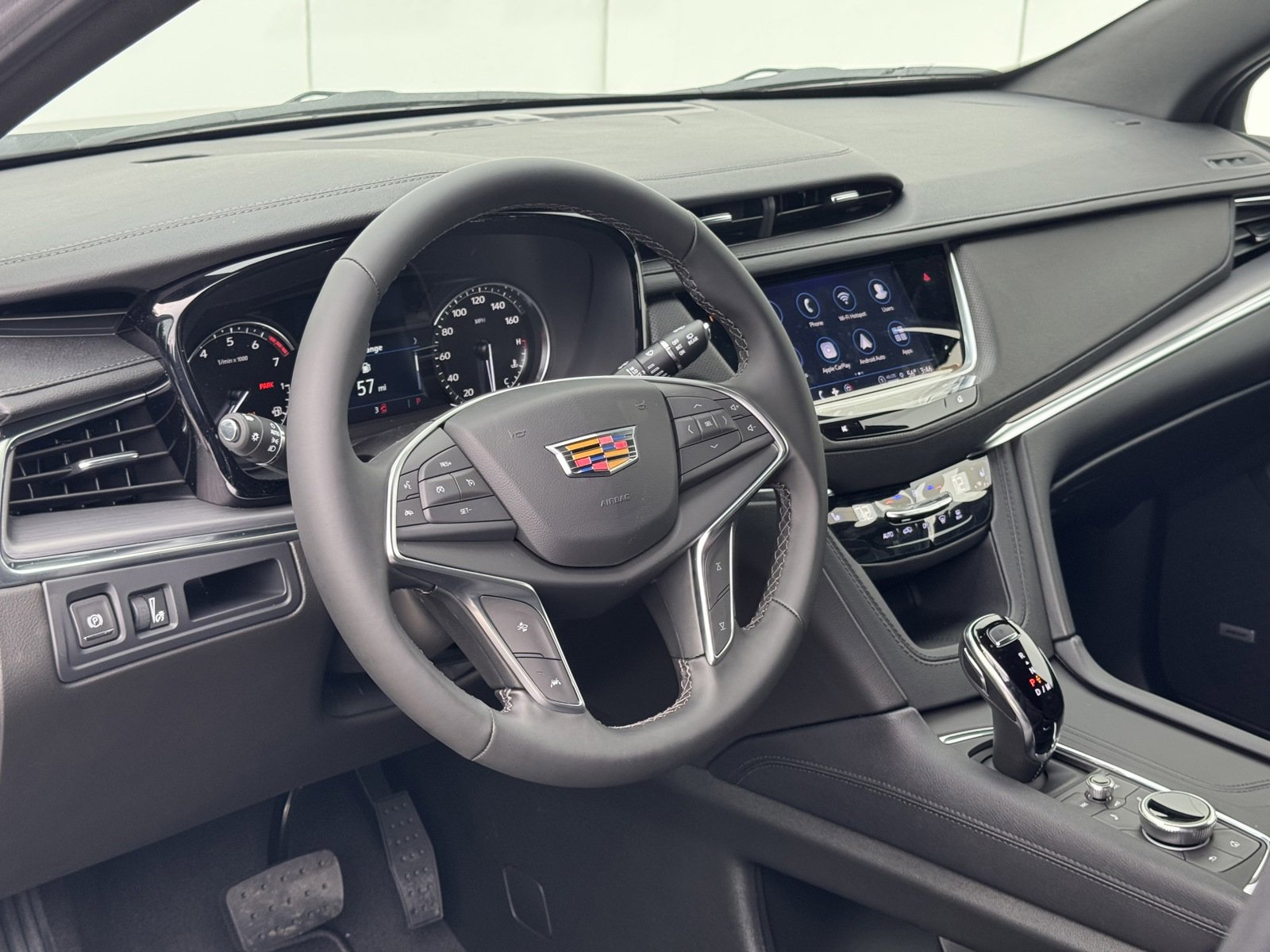 New 2025 Cadillac XT5 Luxury image 13