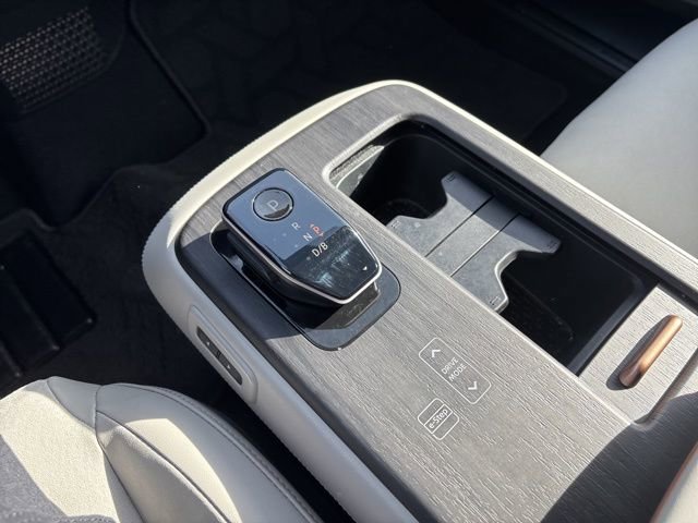 Used 2024 Nissan Ariya AWD image 36
