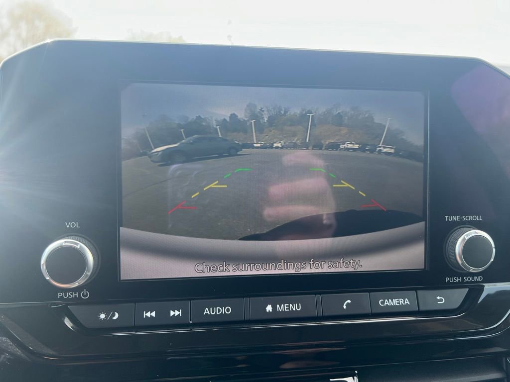 Used 2025 Nissan Pathfinder SV image 25