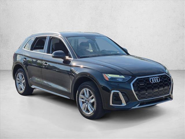 Certified 2023 Audi Q5 2.0T Premium w/ Convenience Package AWD/4WD image 3