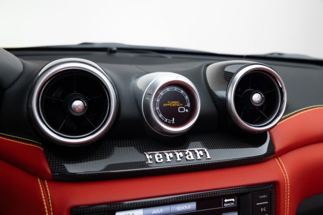 Used 2016 Ferrari California T image 28
