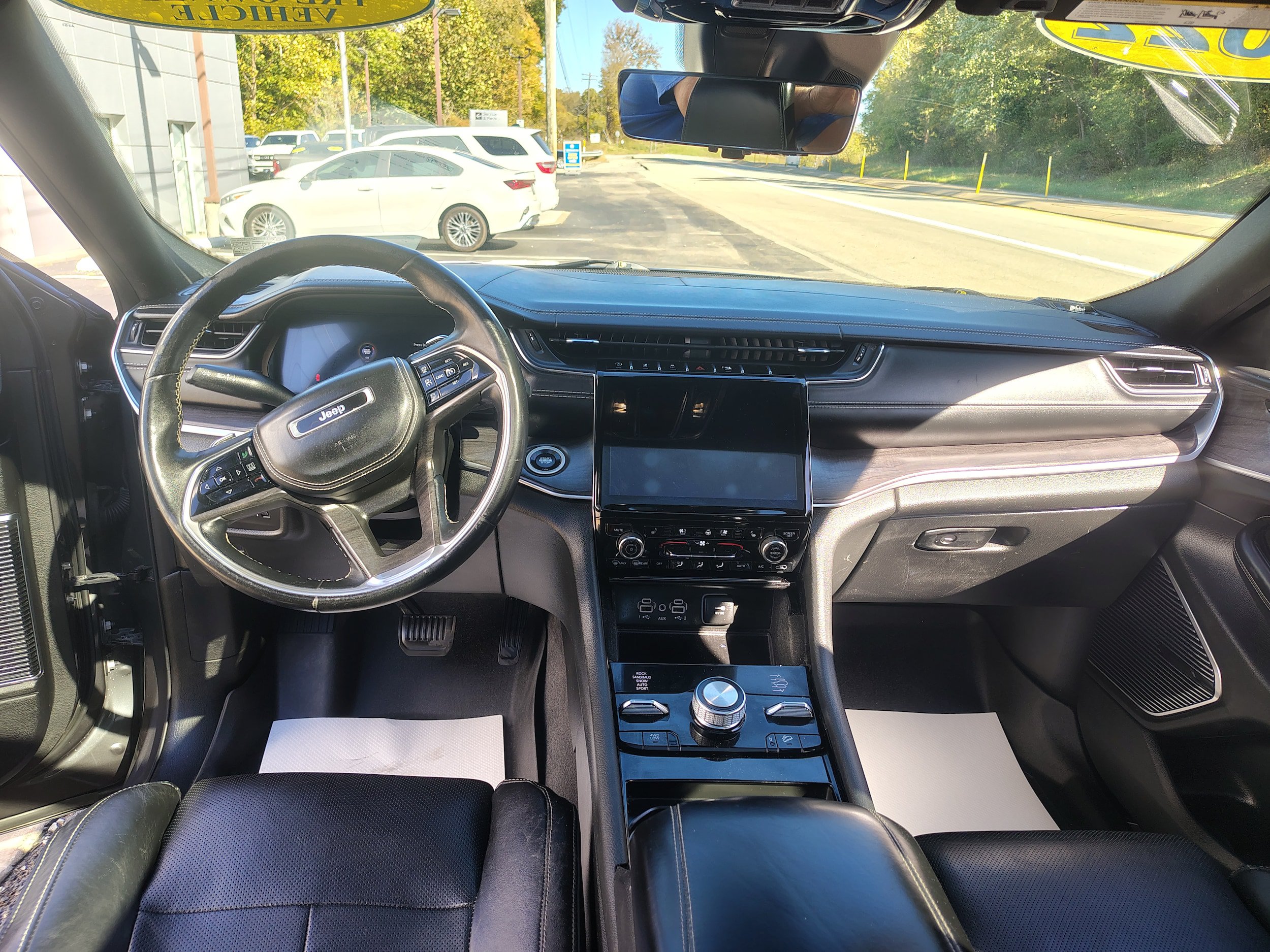 Certified 2022 Jeep Grand Cherokee L Overland w/ Luxury Tech Group IV AWD/4WD image 30