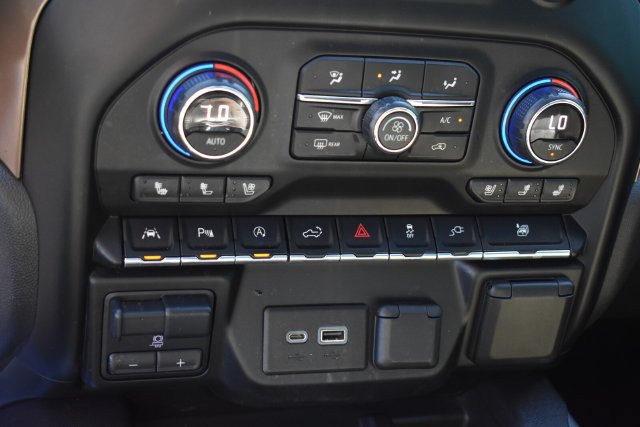 Certified 2020 Chevrolet Silverado 1500 High Country w/ Technology Package AWD/4WD image 35
