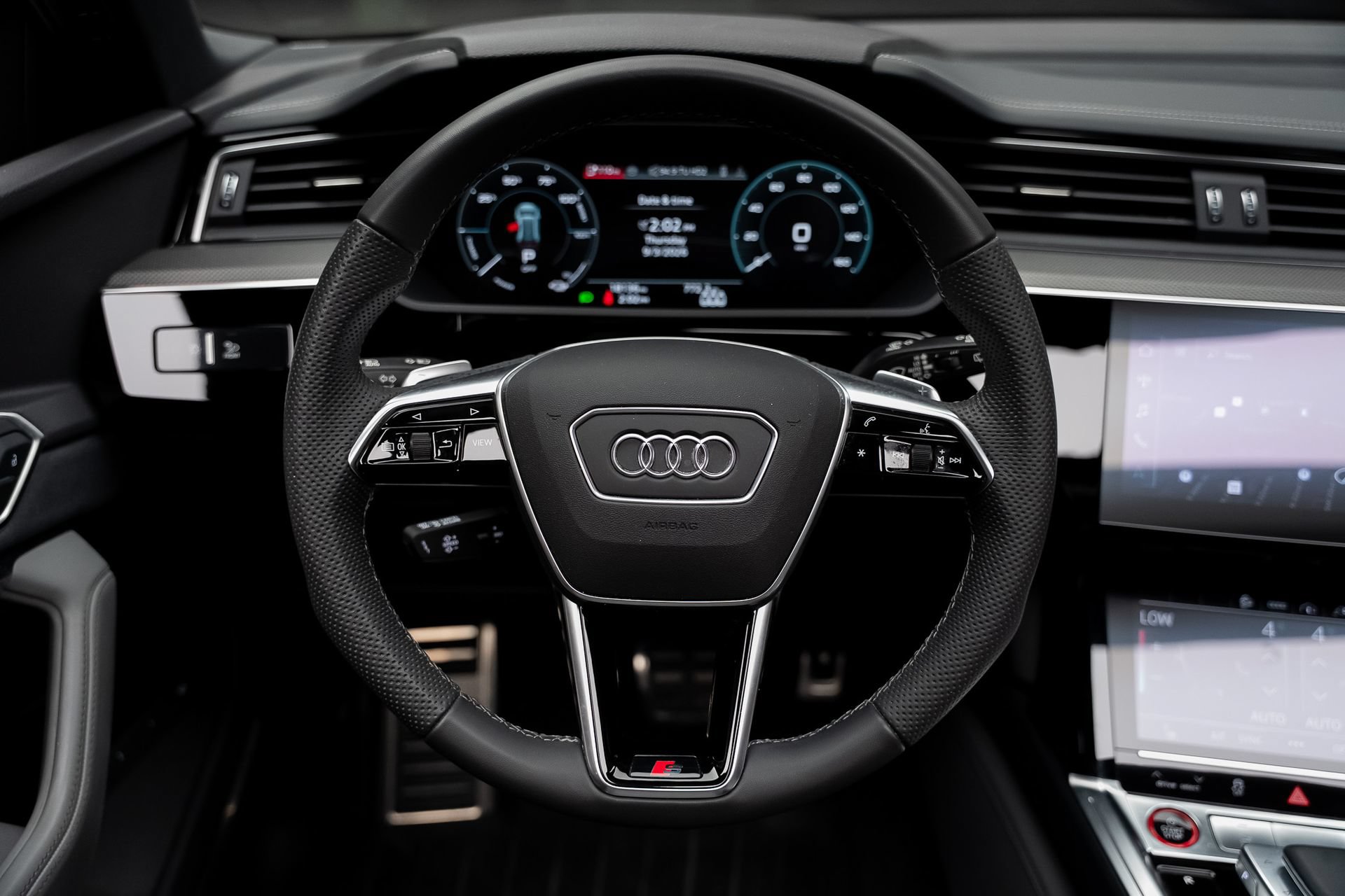 Used 2024 Audi SQ8 e-tron Premium Plus AWD/4WD image 44