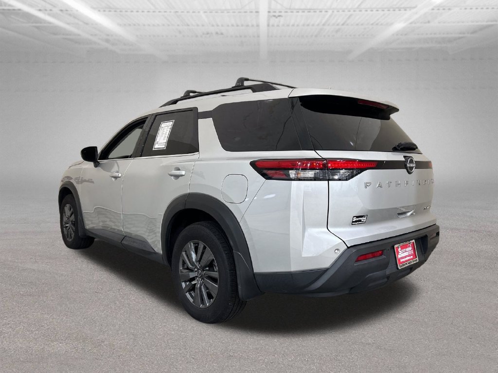 Used 2023 Nissan Pathfinder SV AWD/4WD image 3