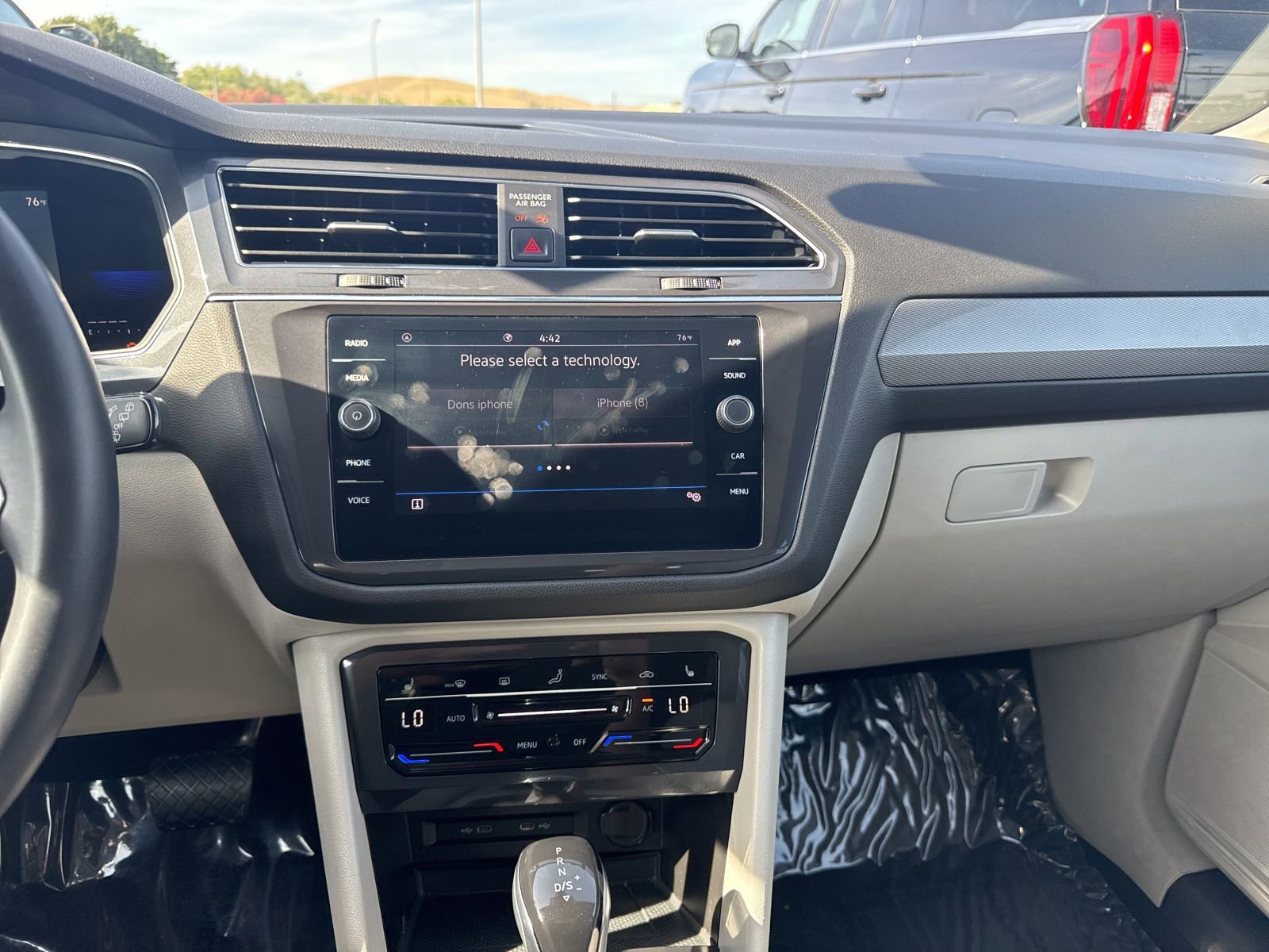 Used 2022 Volkswagen Tiguan SE FWD image 18