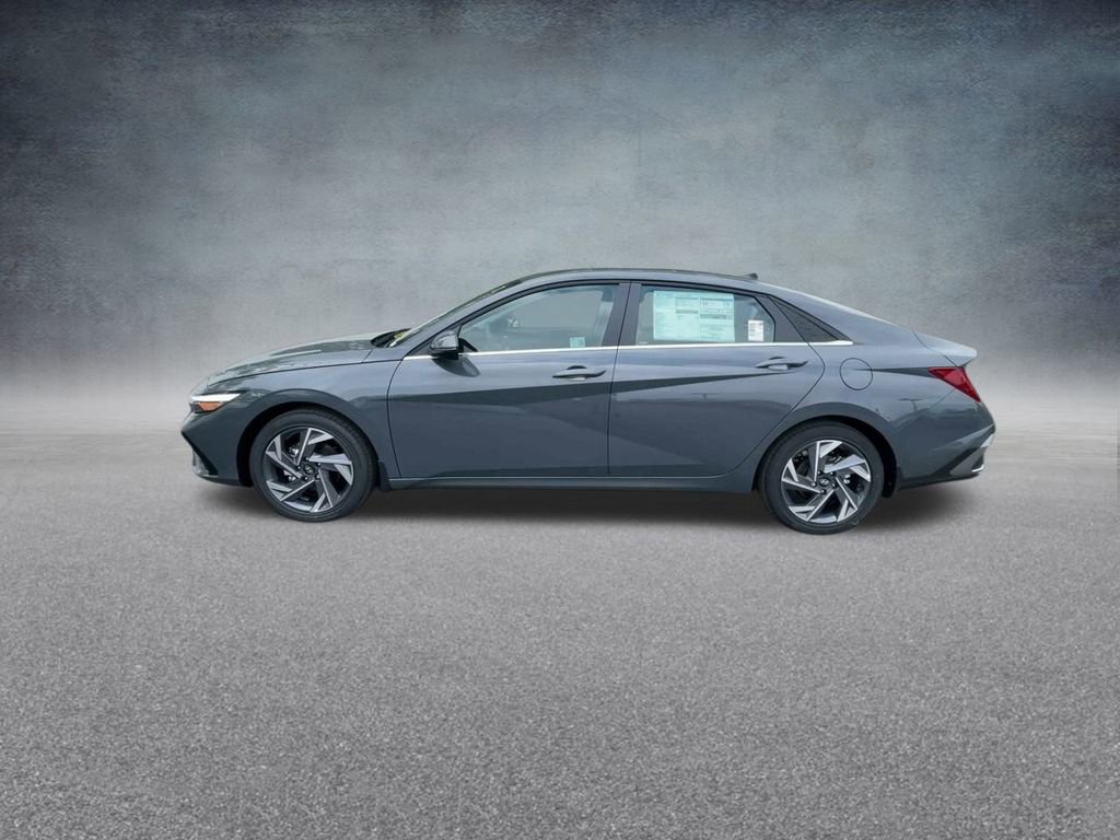 New 2025 Hyundai Elantra Limited image 12