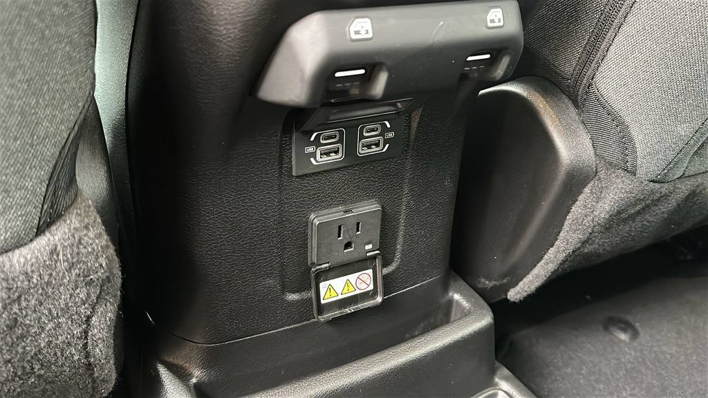 Used 2025 Jeep Wrangler Unlimited Sahara w/ Safety Group AWD/4WD image 28