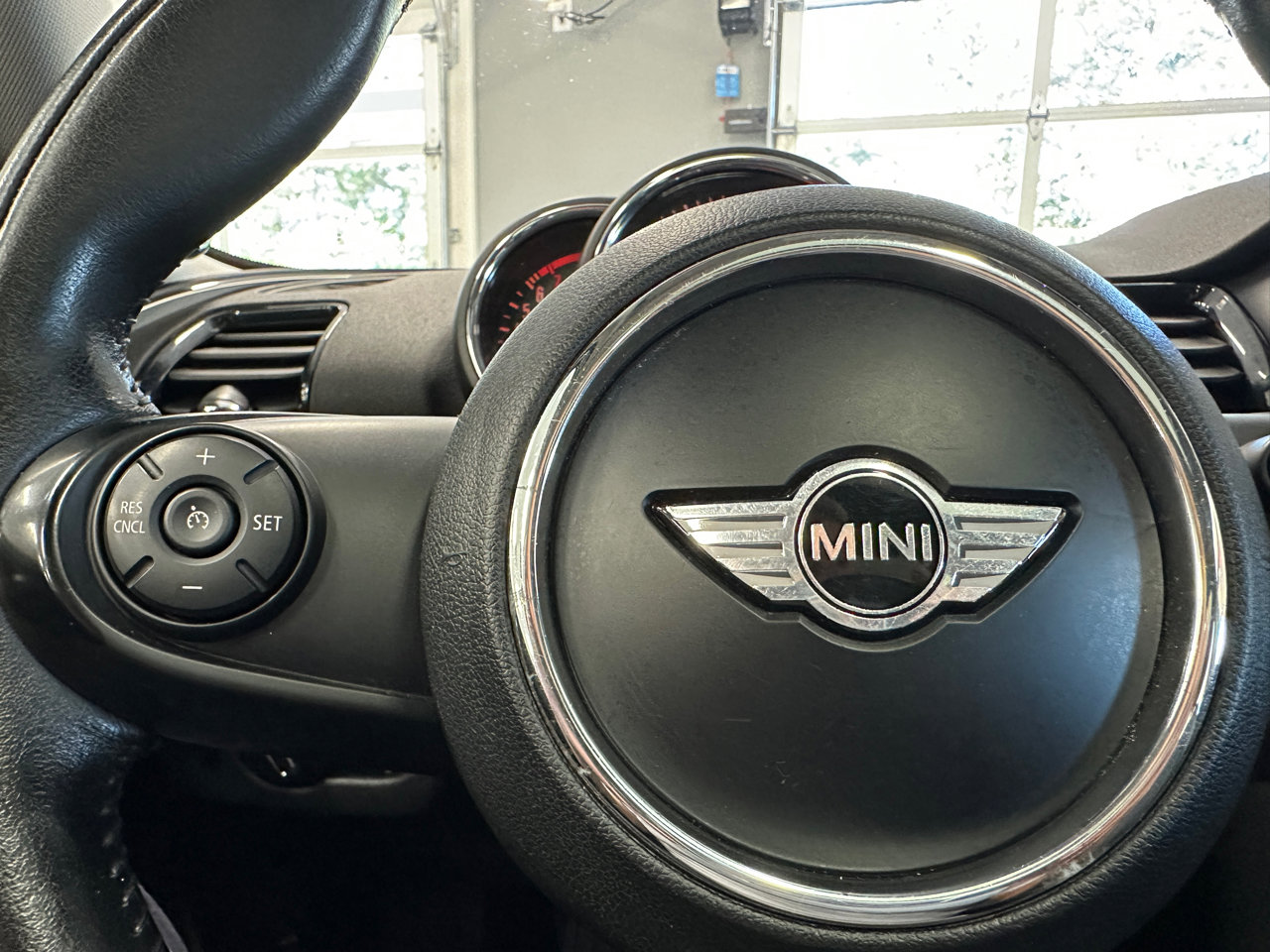 Used 2016 MINI Cooper Clubman image 32