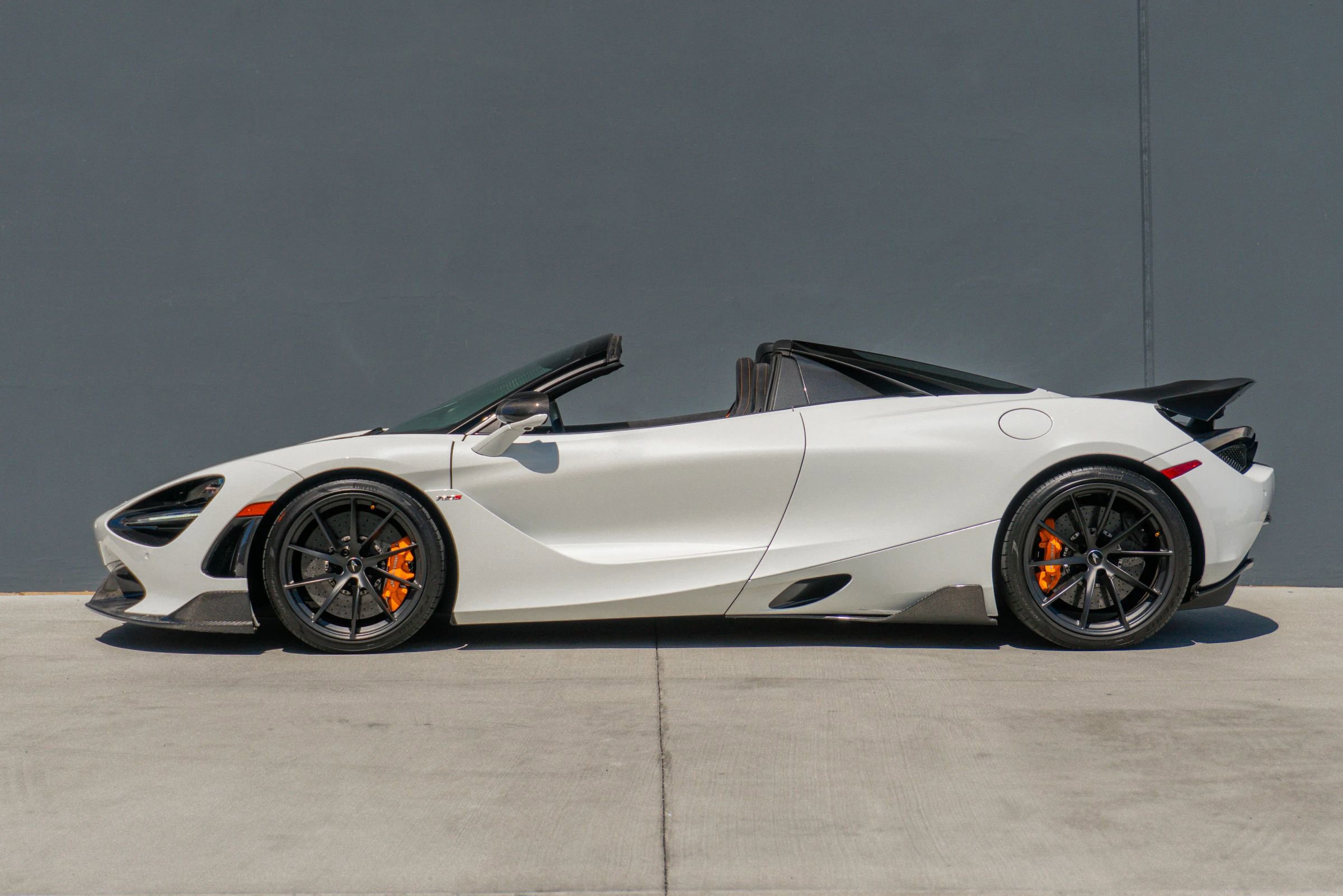 Used 2021 McLaren 720S Spider image 12