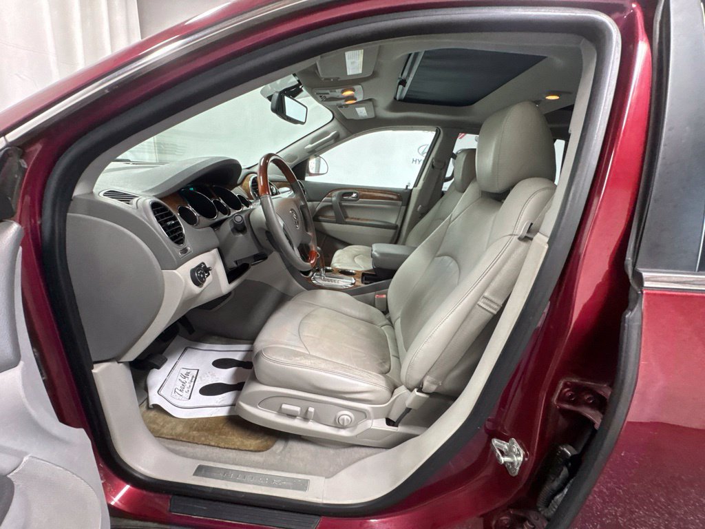 Used 2011 Buick Enclave CXL w/ Trailering Provision Package FWD image 17