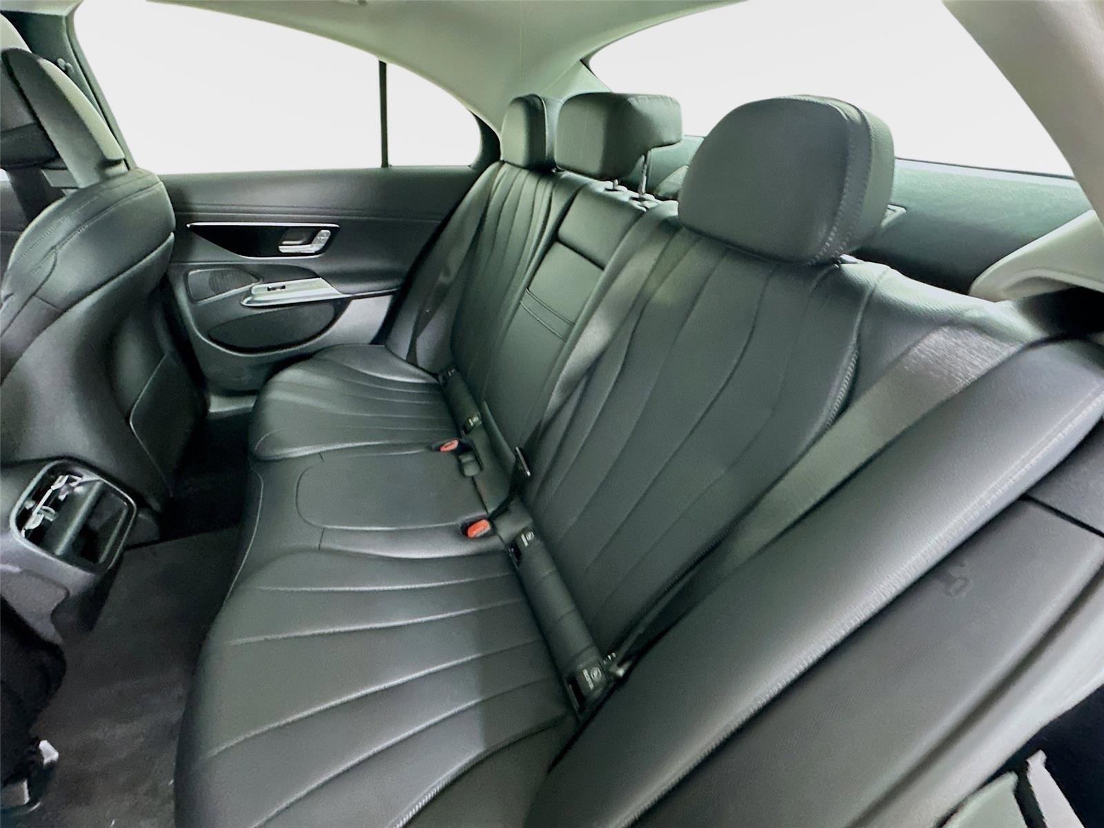 Certified 2026 Mercedes-Benz E 350 4MATIC Sedan image 31