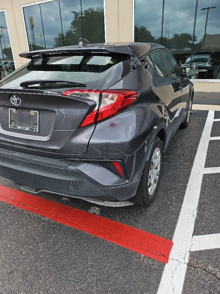 Used 2021 Toyota C-HR LE FWD image 6