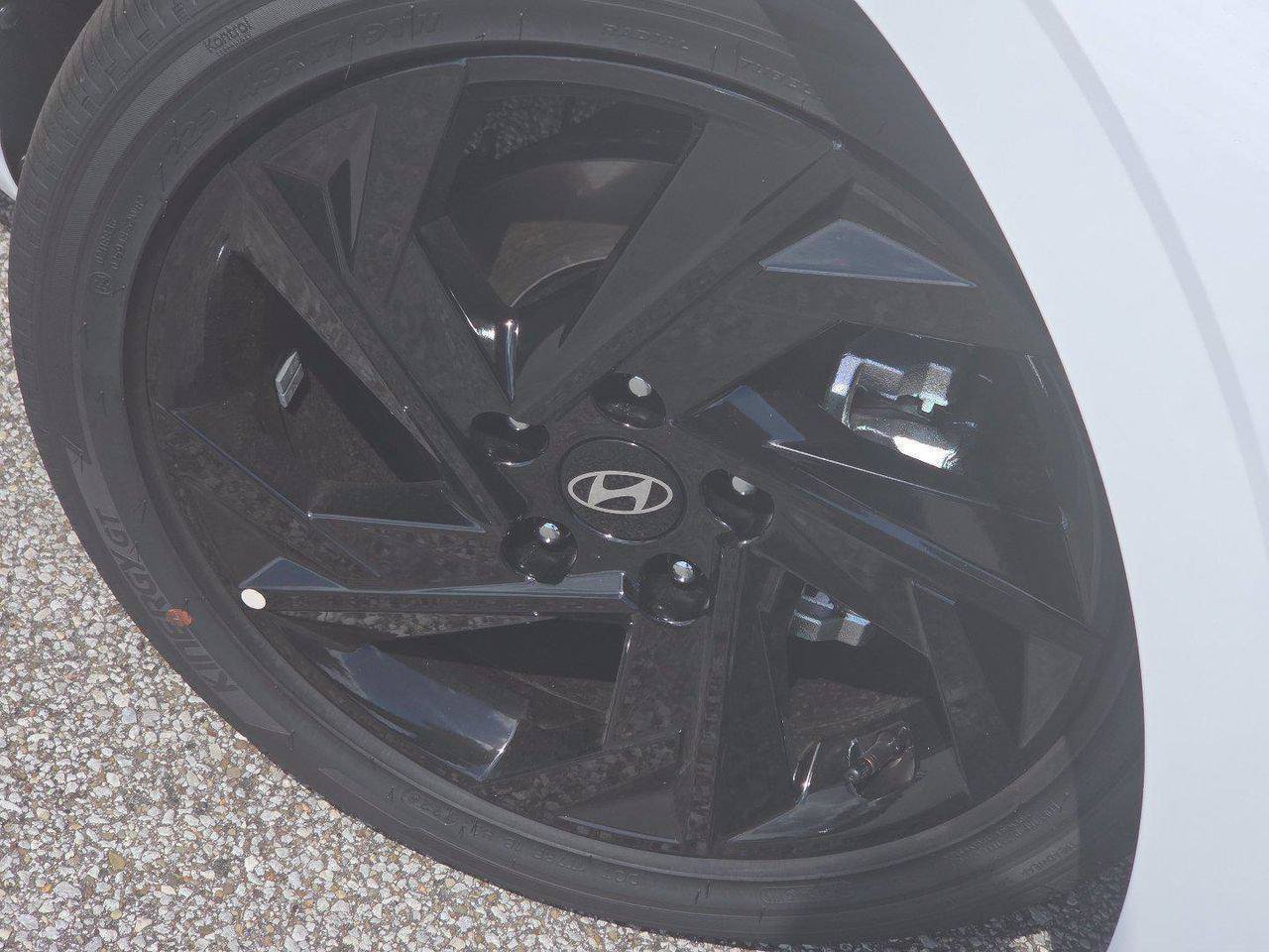 New 2026 Hyundai Elantra Sport FWD image 27