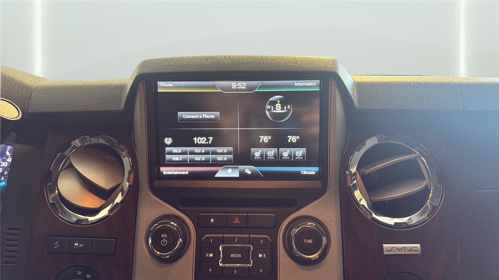 Used 2016 Ford F250 Lariat w/ Chrome Package AWD/4WD image 17