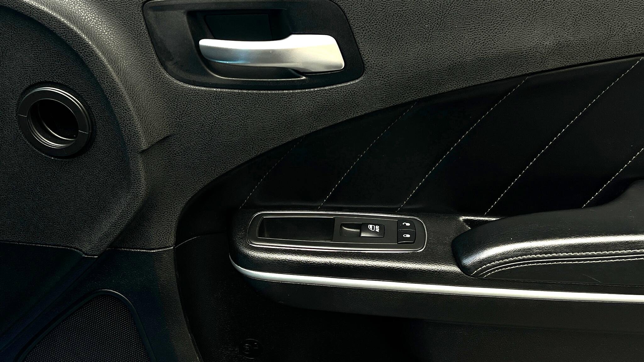 Used 2016 Dodge Charger R/T image 24