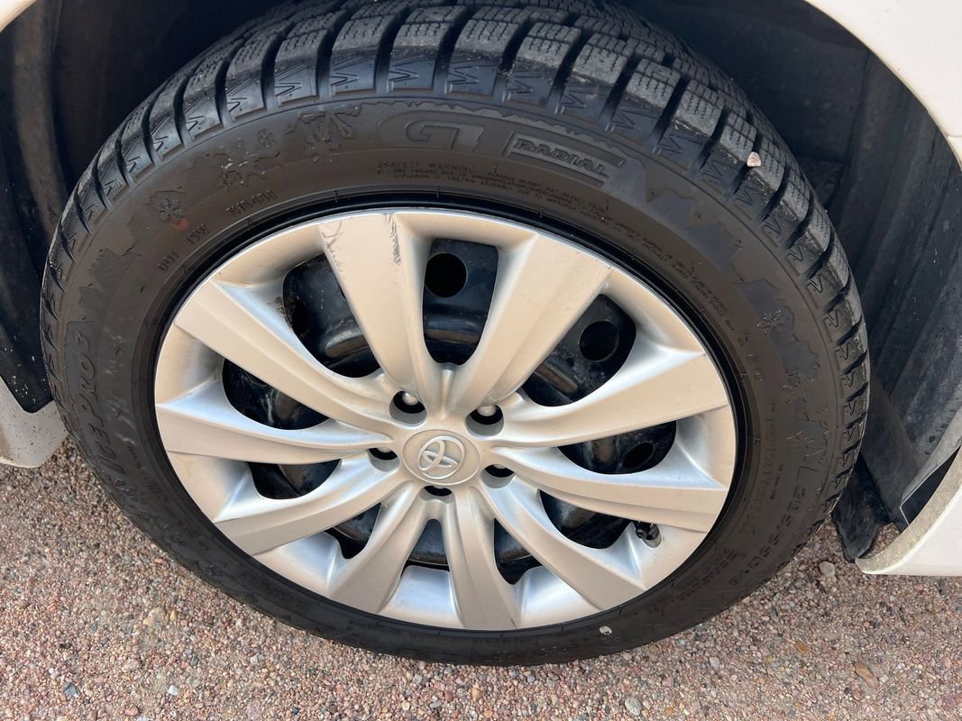 Used 2012 Toyota Corolla LE image 9