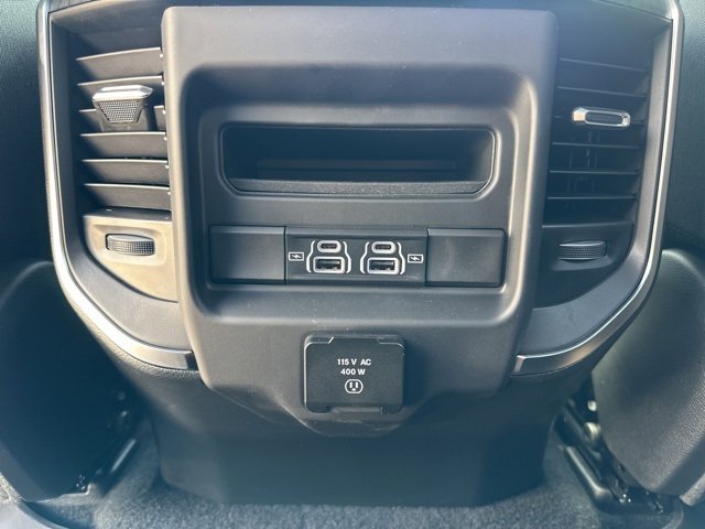 New 2026 RAM 1500 4x4 Crew Cab image 40