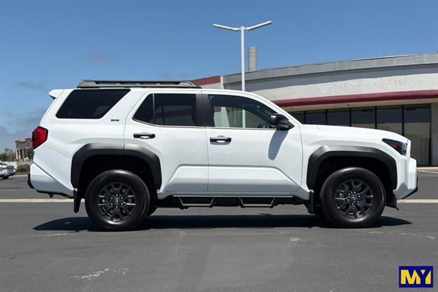 Used 2025 Toyota 4Runner SR5 AWD/4WD image 3