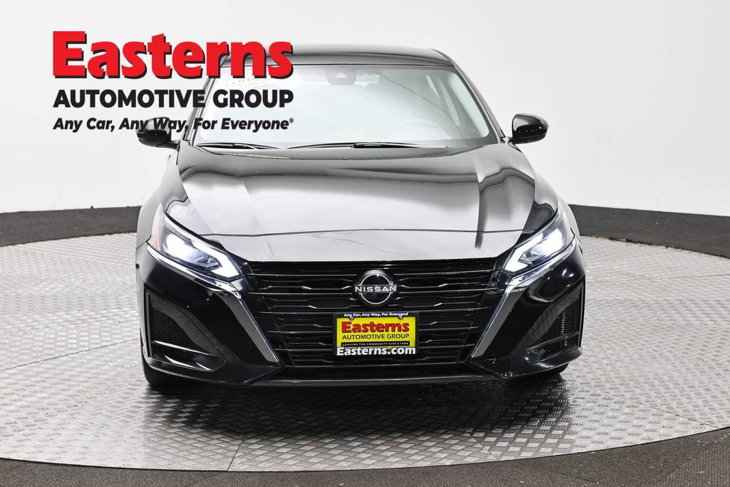 Used 2023 Nissan Altima 2.5 SV AWD/4WD image 2