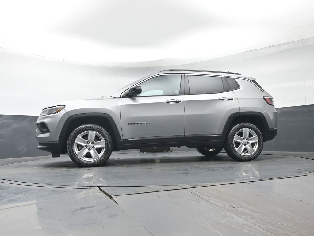 Used 2022 Jeep Compass Latitude w/ Convenience Group image 32
