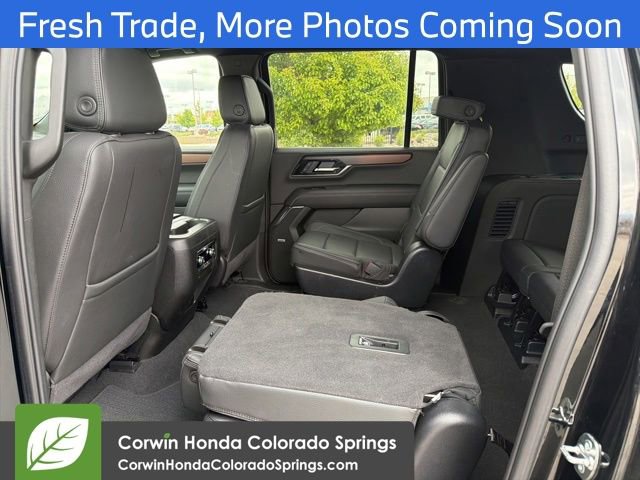 Used 2025 GMC Yukon XL Denali AWD/4WD image 10