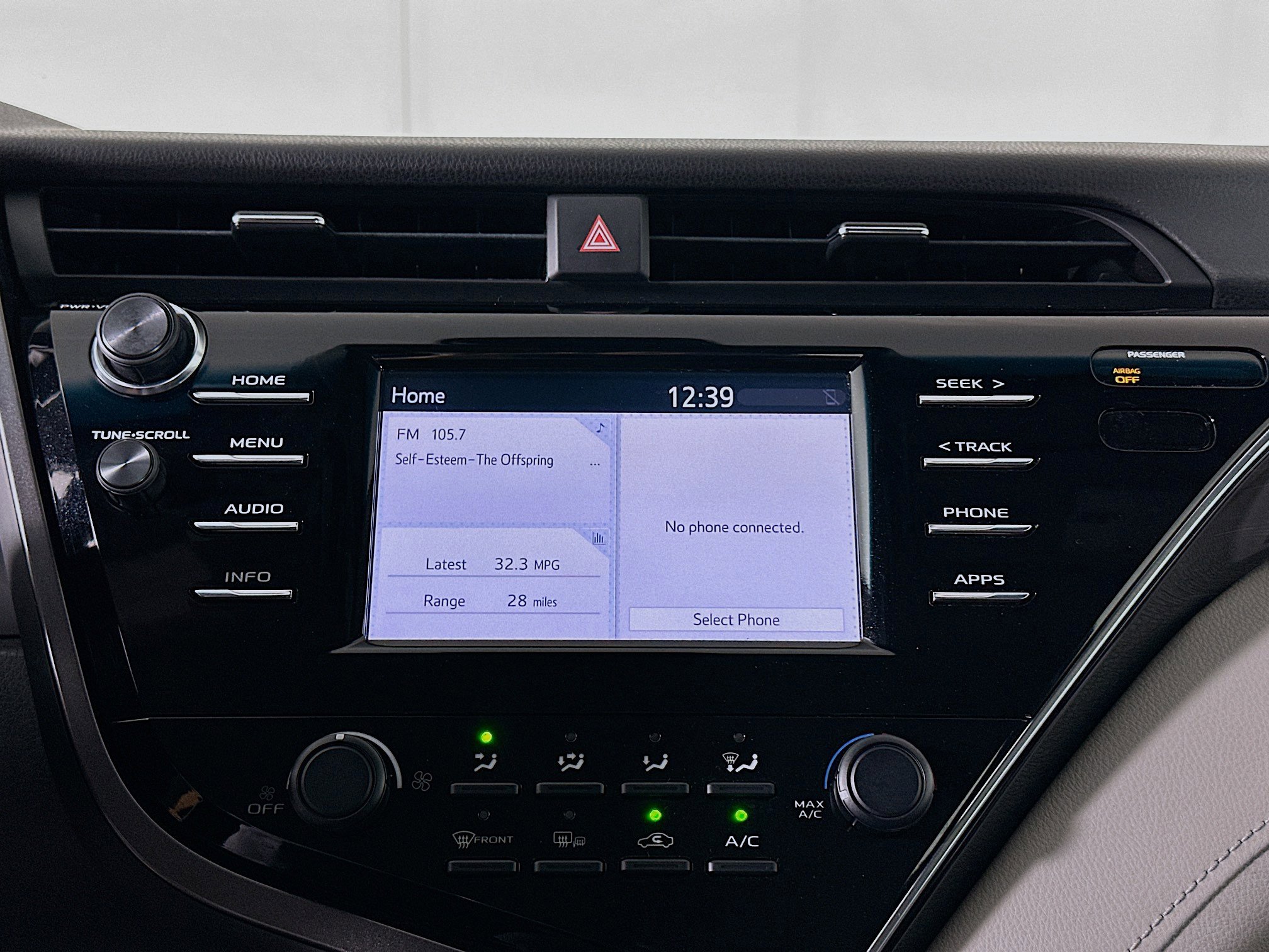 Used 2018 Toyota Camry LE w/ Convenience Package image 23