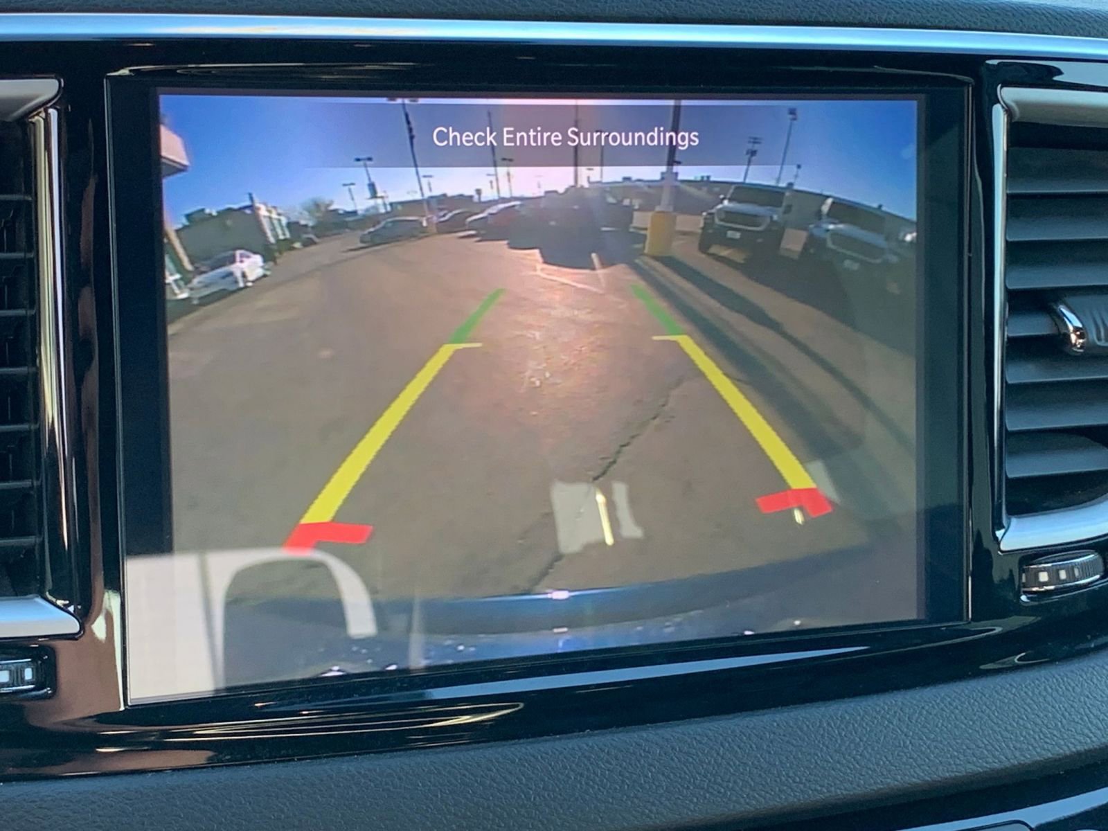 Used 2025 Chrysler Pacifica Select image 25