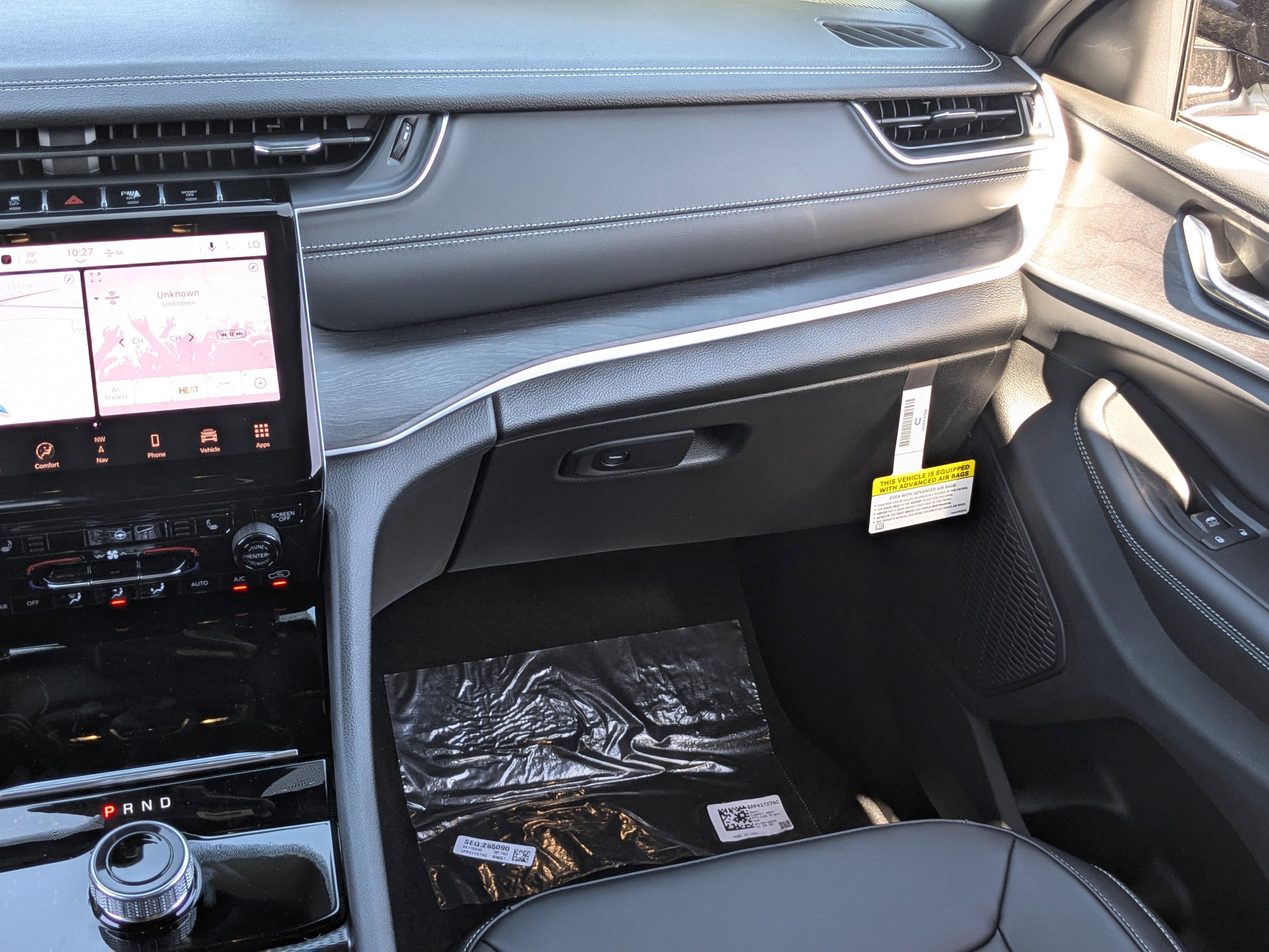 New 2025 Jeep Grand Cherokee Limited w/ Black Appearance Package RWD image 13